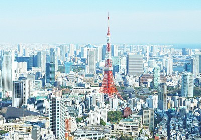 東京タワーと東京の街並み